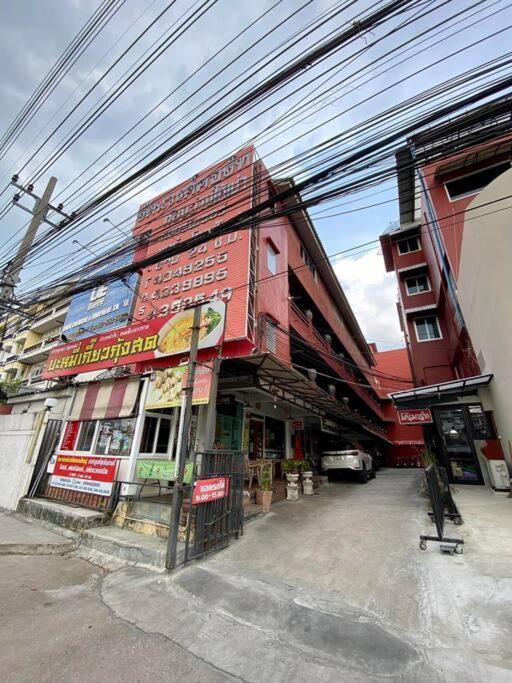 Ratanawong Place 823 Bangkok Kültér fotó