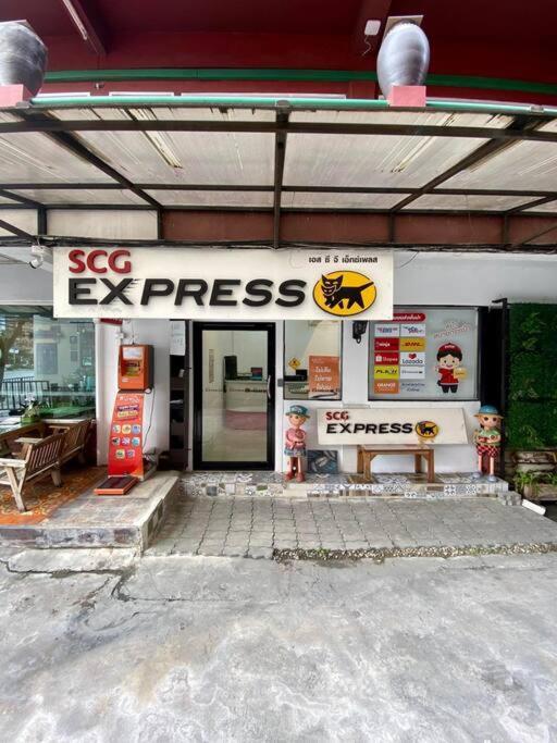 Ratanawong Place 823 Bangkok Kültér fotó